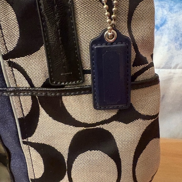 Coach Black and Cream Signature Tote Bag - Picture 2 of 5